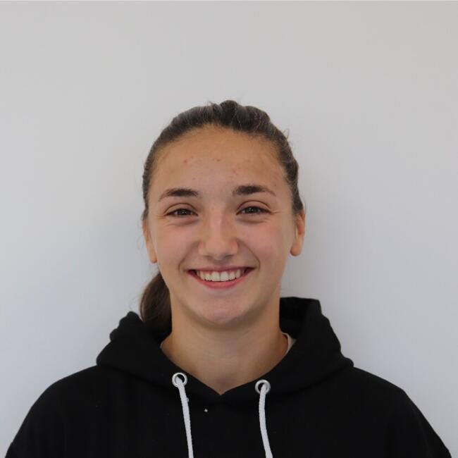 Babysitter in Biarritz: Alexia