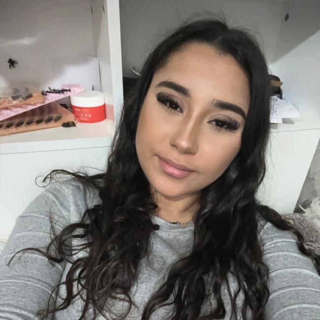 Babysitter in Paris: Sirine