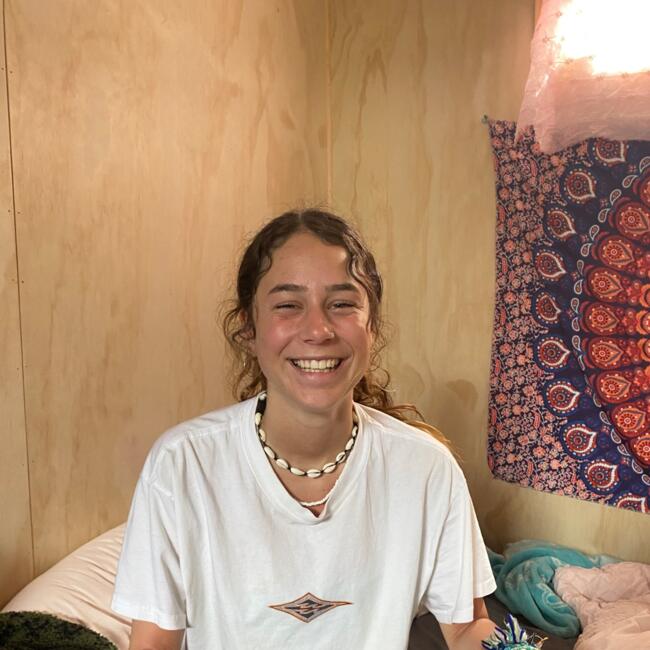 Babysitter in Otaki: Izzy