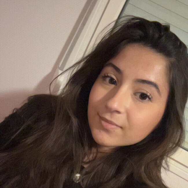 Babysitter in Pont-Saint-Pierre: Mathilde