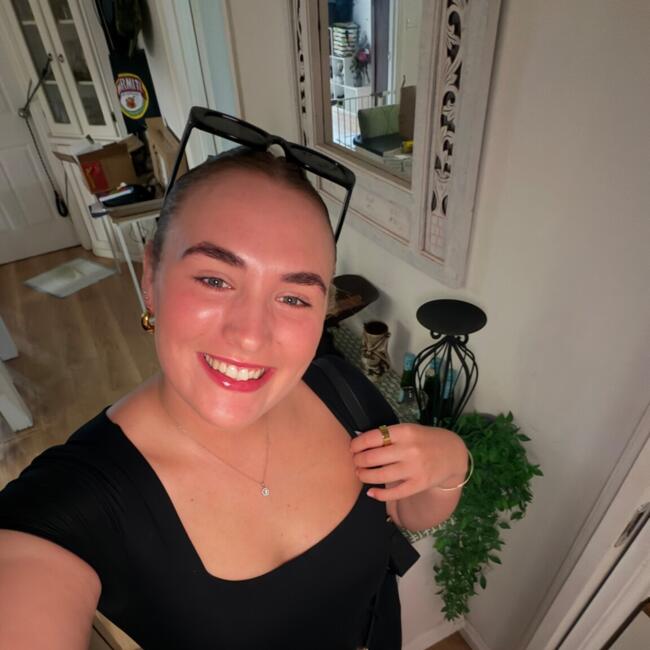 Babysitter in Central Coast: Kiera