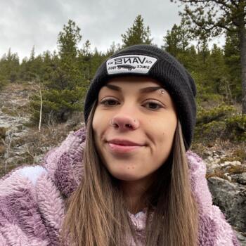Baby-sitter Calgary: Erika