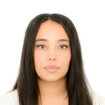 Babysitter in Belfort: Amina