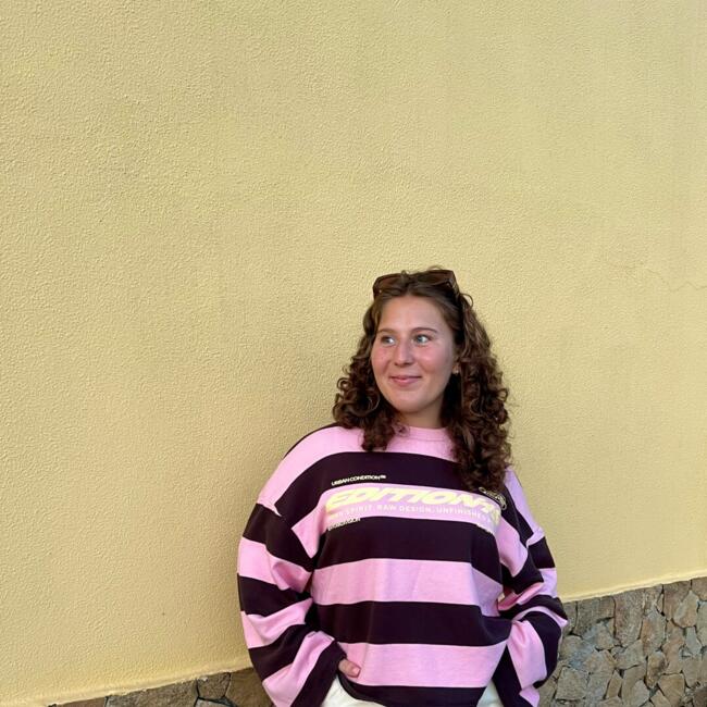 Babysitter in Porto Salvo: Íris