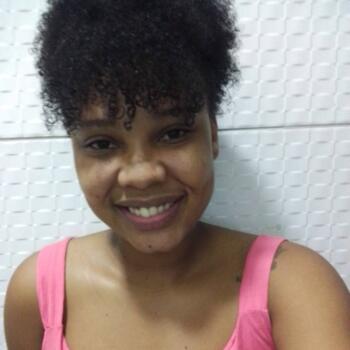 Babysitter in Itajaí: Bruna
