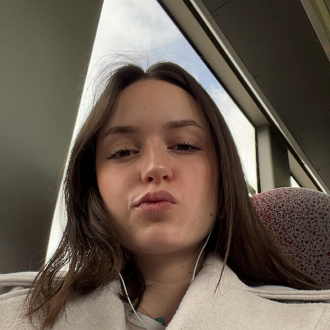 Babysitter in Lyon: Louane