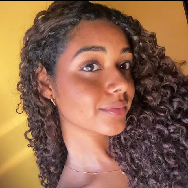Babá em Salvador: Luiza