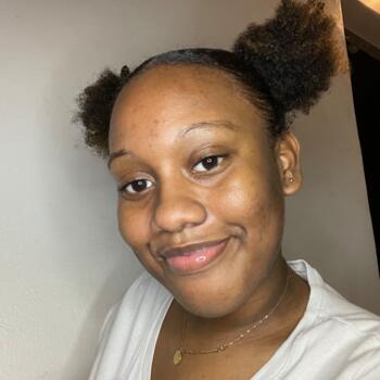 Babysitter in Saint-Denis: Laurelie