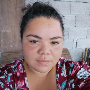 Babysitter in Bugaba: Larisa