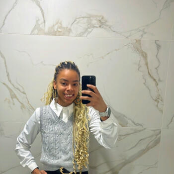 Babysitter in Seixal: Ester