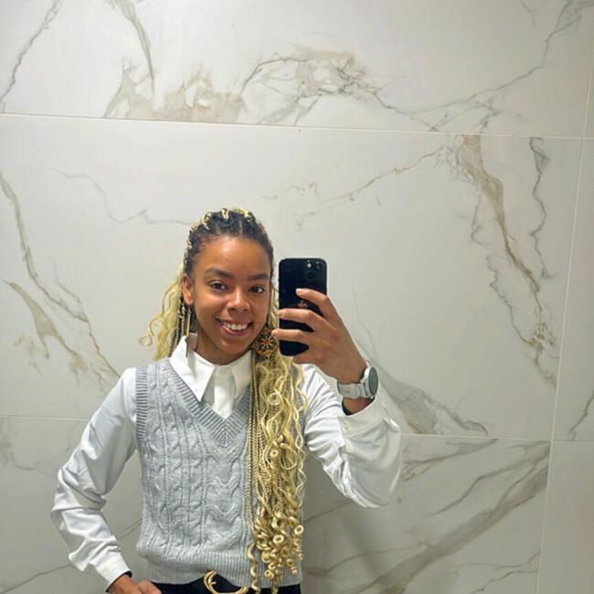 Babysitter in Seixal: Ester