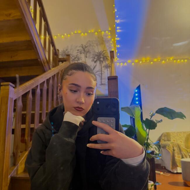 Babysitter in Castelnaudary: Kahina