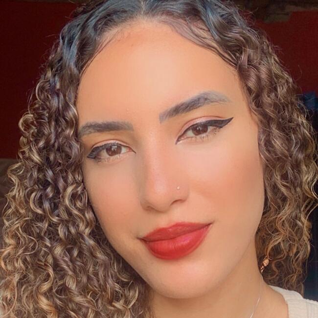 Babysitter in Santa Luzia: Gabriela