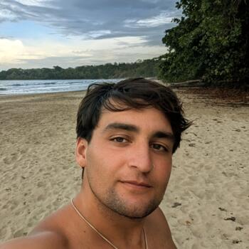 Babysitter in Necochea: Juan