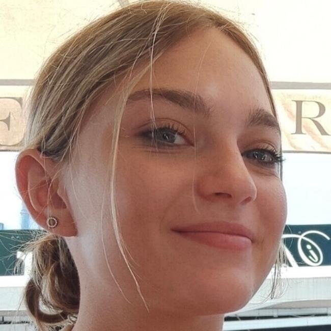 Babysitter in Grézieu-la-Varenne: Marie