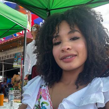 Babysitter David: Vanessa Brayan