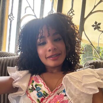 Niñera David: Vanessa Brayan