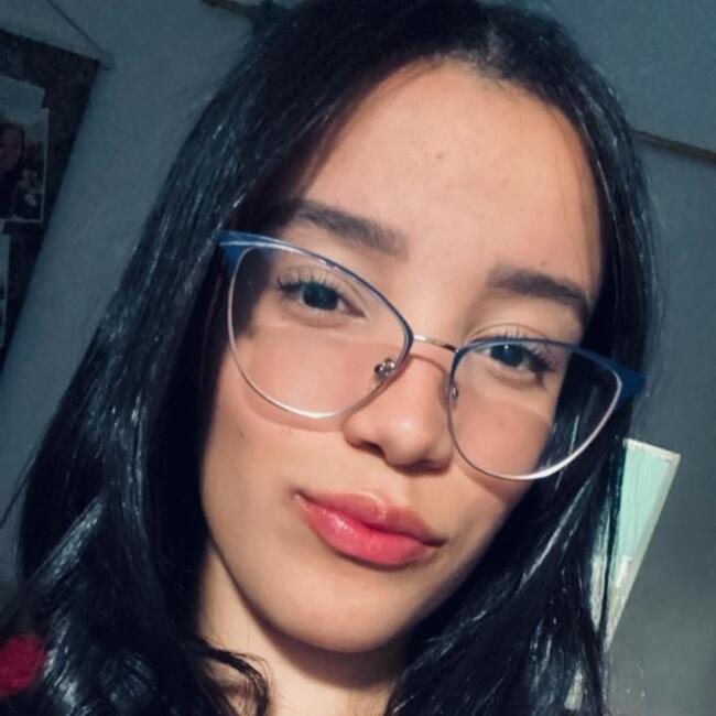 Babá em Mariana: Stephanne