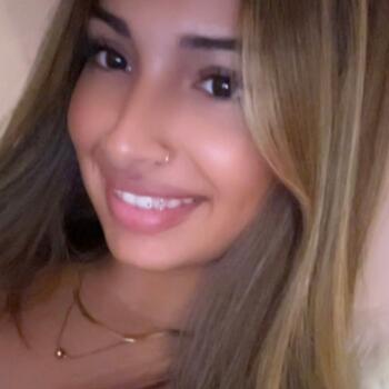 Babysitter in Clichy: Yara