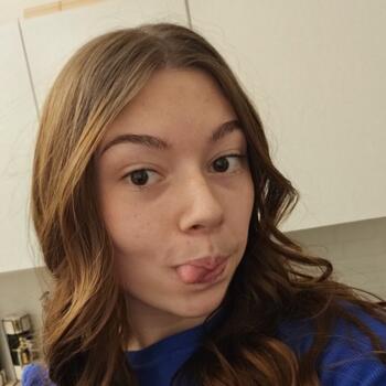 Babysitter in Chambray-lès-Tours: Ines