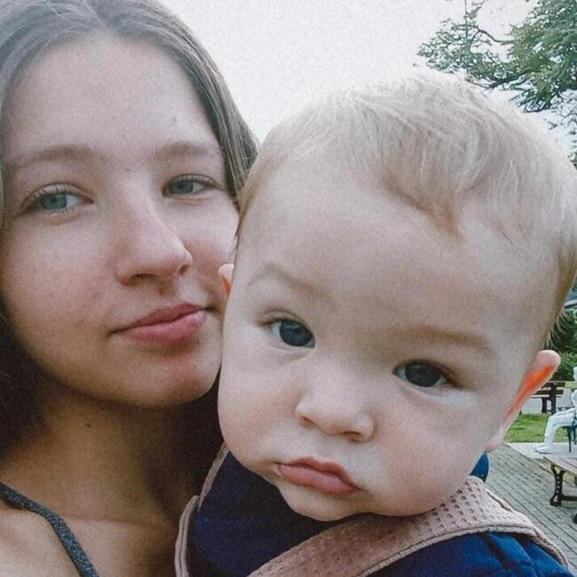 Emprego de babá em Garuva: Andryelle