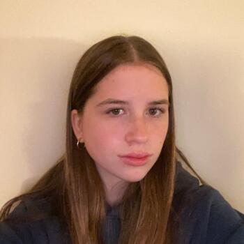 Babysitter in Lower Hutt: Lauren