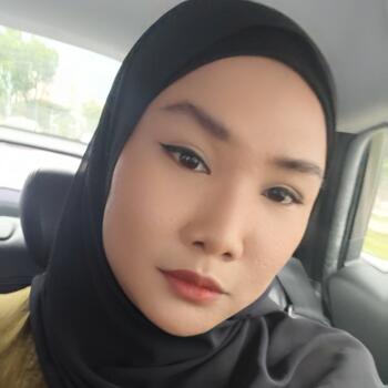 Babysitter in Singapore Island: Quarratu