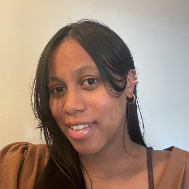 Babysitter in Saint-Priest: Nadia