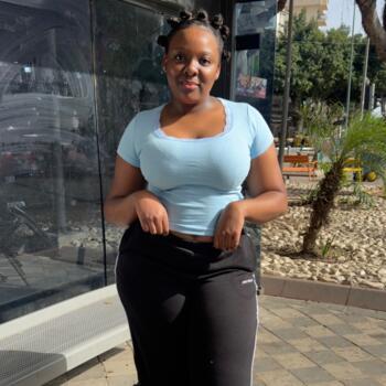 Babysitter in Netanya: Naledi