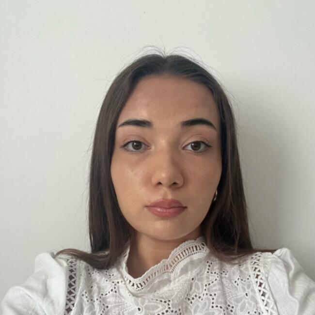 Babysitter in Pordic: Loane