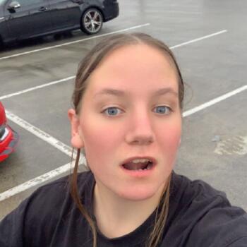 Babysitter in Churchill: Krystal