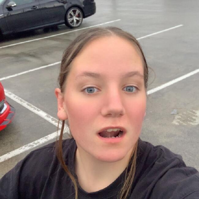 Babysitter in Ventnor: Krystal