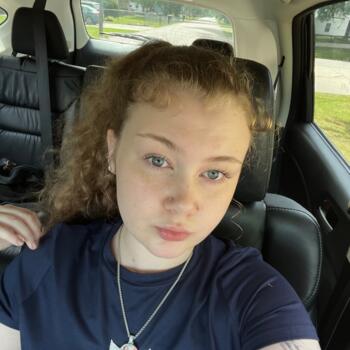 Babysitter in Sioux Falls: Zoe