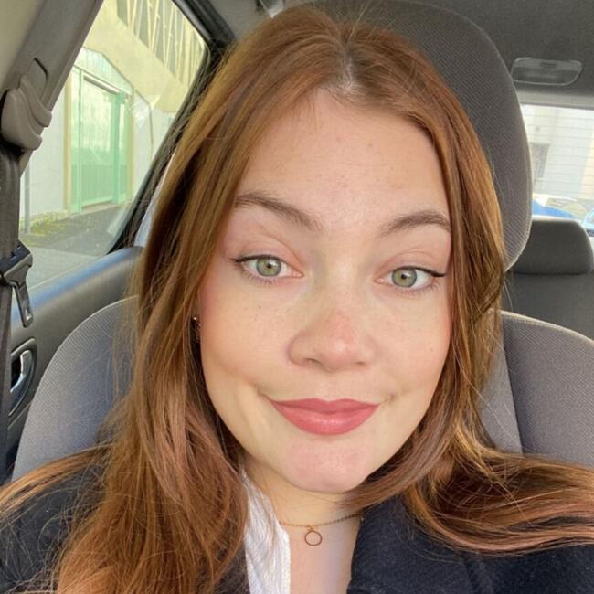 Babysitter in Clermont-Ferrand: Julie