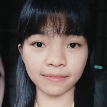 Babysitter in Bangkok: Julia