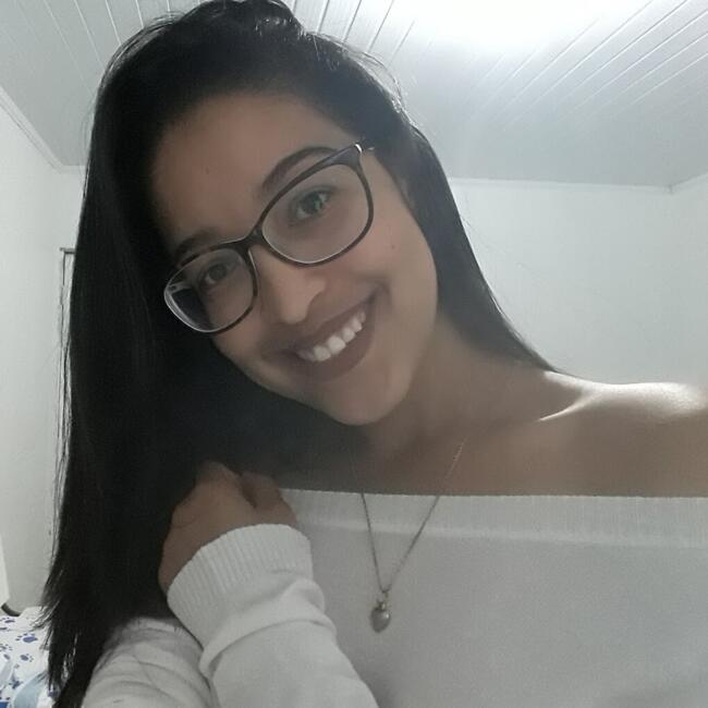 Babysitting job in Valparaíso de Goiás: Gabriela