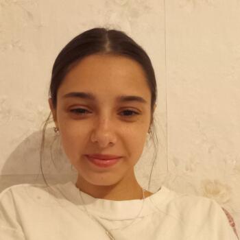 Babysitter in Vienna: Larisa-Georgiana