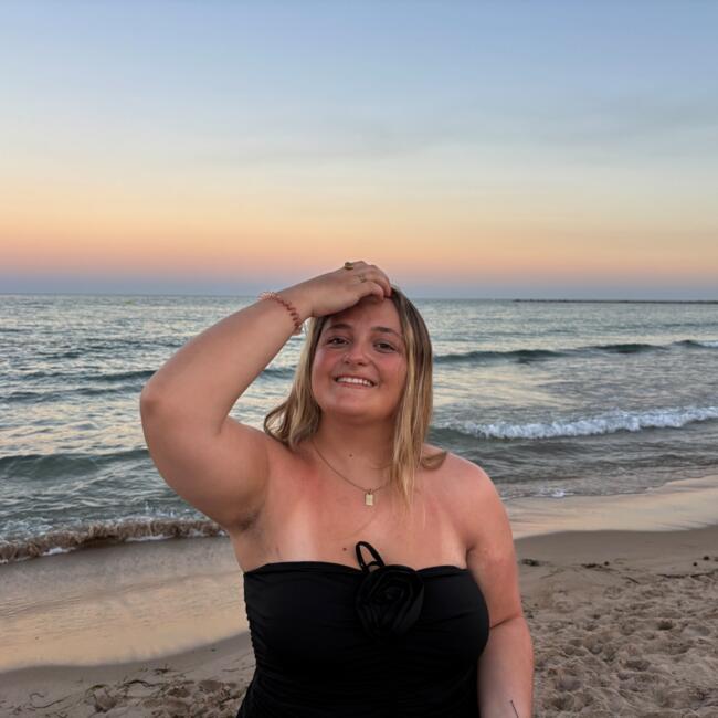Babysitter in Mutilva Alta: Ainhoa