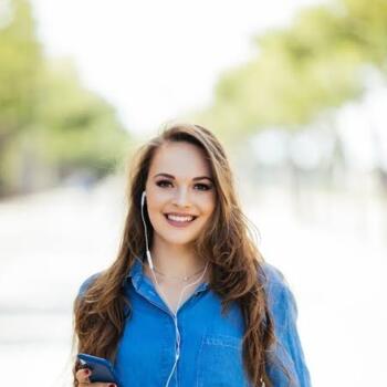 Babysitter in Manouba: Emna