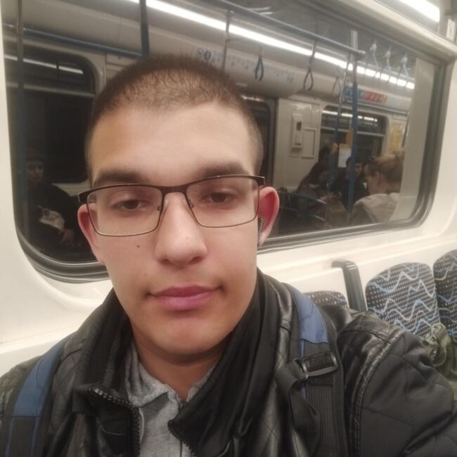 Babysitter in Szomolya: Adam