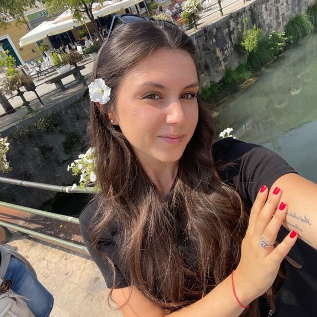 Babysitter in Rome: Aurora