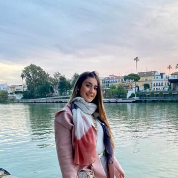 Babysitter in Seville: Cristina