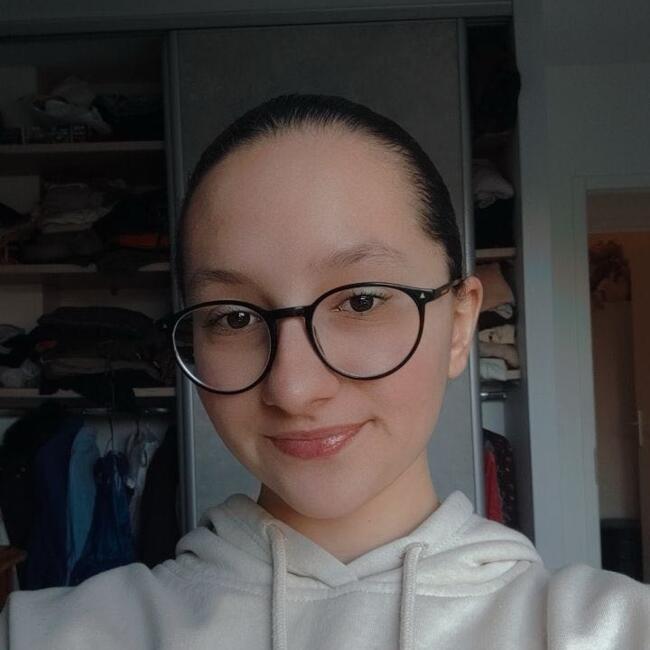 Babysitter in Reims: Léna