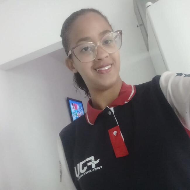 Babysitter in Atibaia: Juluane