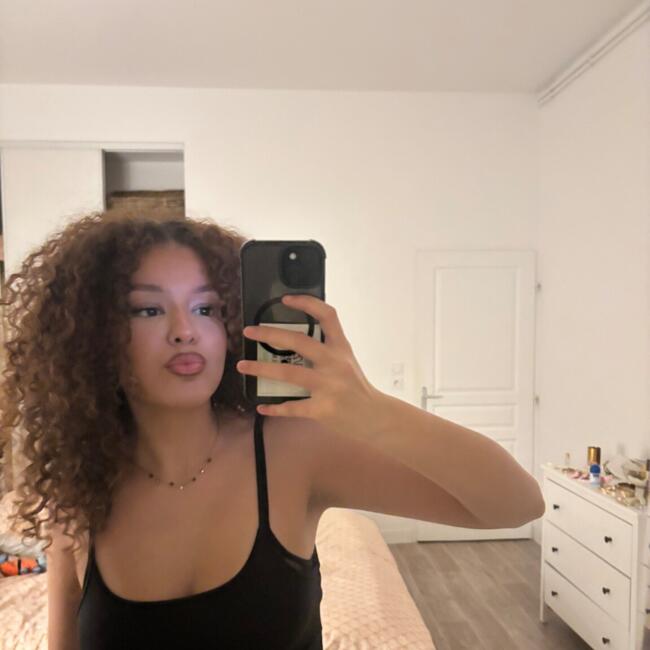 Babysitter in Saint-Etienne: Massila