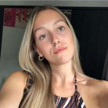 Babysitter in Tamworth: Lucy
