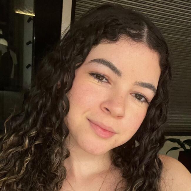 Babysitter in Uberlândia: Maria