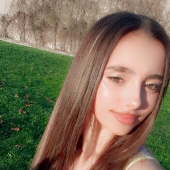 Babysitter in Tours: Lydia