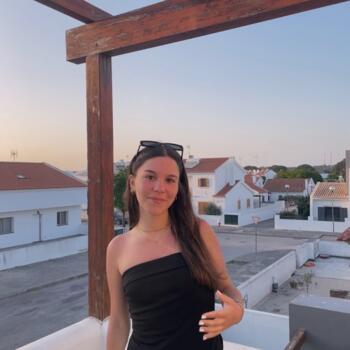 Babysitter in Cuba: Carolina