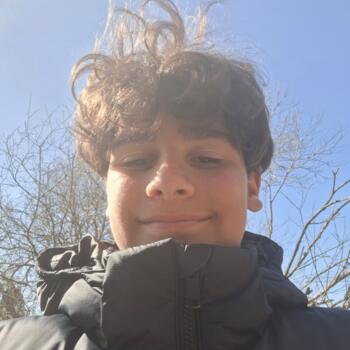 Babysitter Hisings Kärra: David-Gabriel Arsine